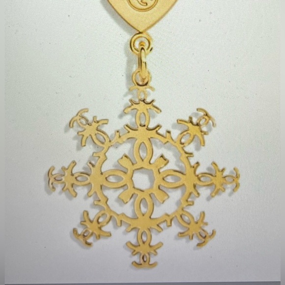 Chanel authentic charm, comes with box and unbranded chain, gold, plus ribbon - Picture 5 of 6